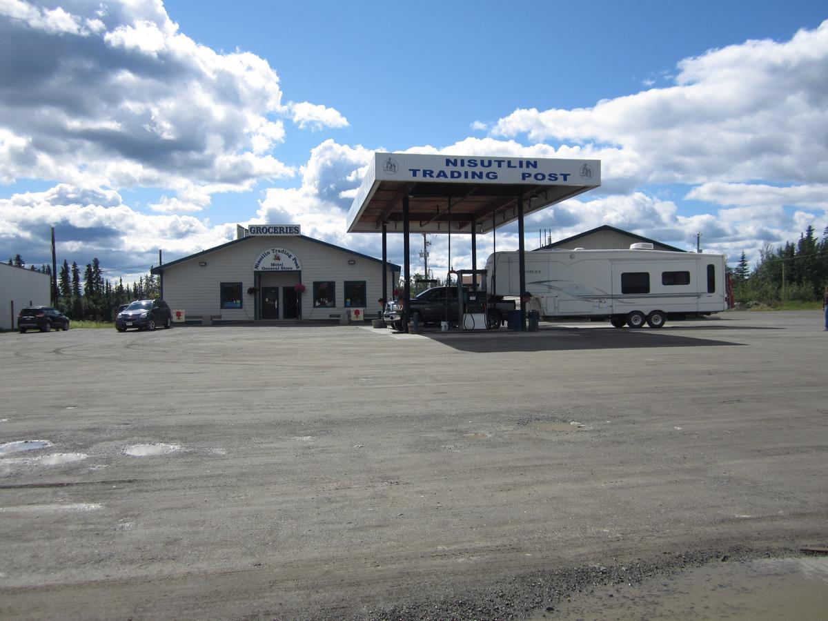 Nisutlin Trading Post Motel Teslin Exterior photo
