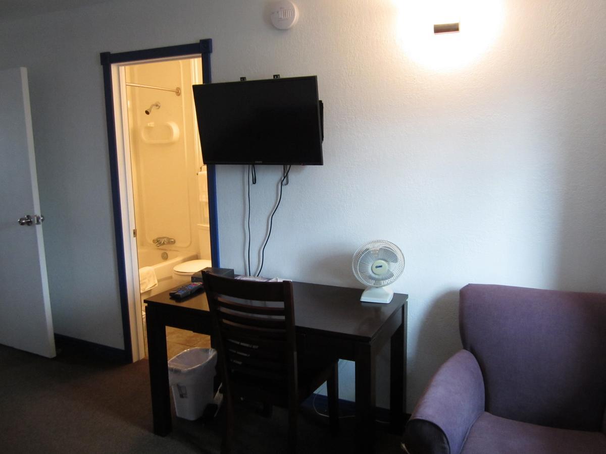 Nisutlin Trading Post Motel Teslin Room photo