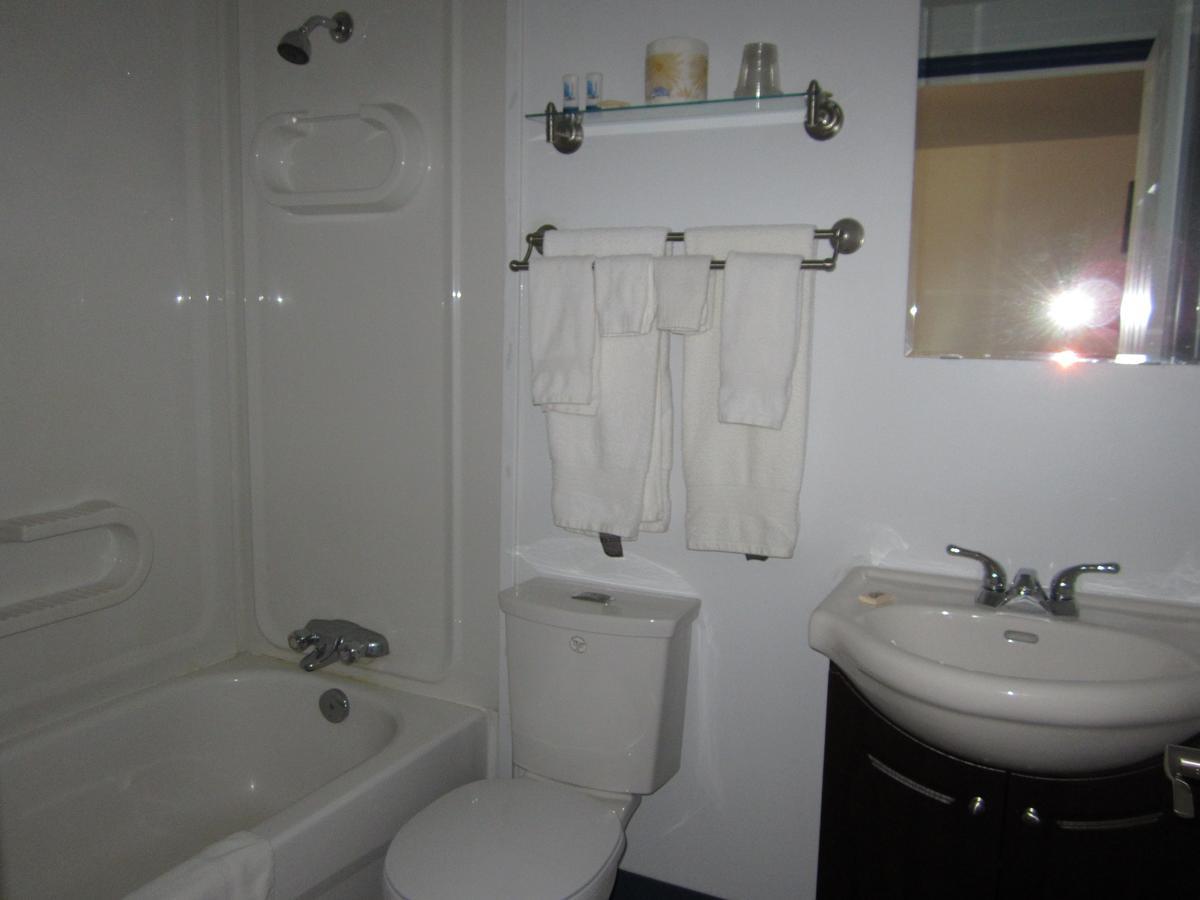 Nisutlin Trading Post Motel Teslin Room photo